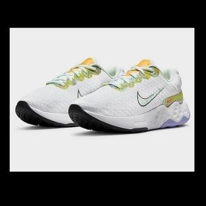 Nike Renew Ride Women NWOT size: 10